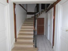 Large Bourgeois House in a wine-growing village - rental investment