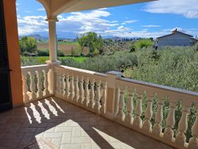 Villa in Abruzzo with panoramic view of the Maiella mountains